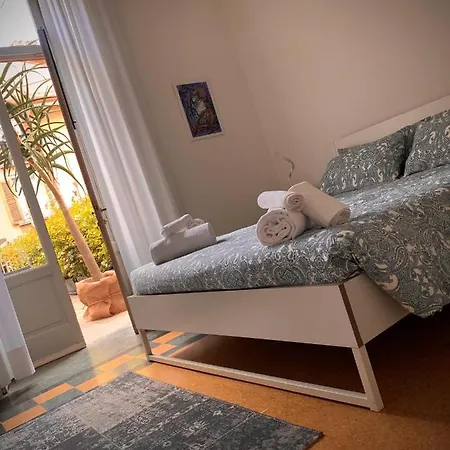 Le 5 Vie Bed & Breakfast *